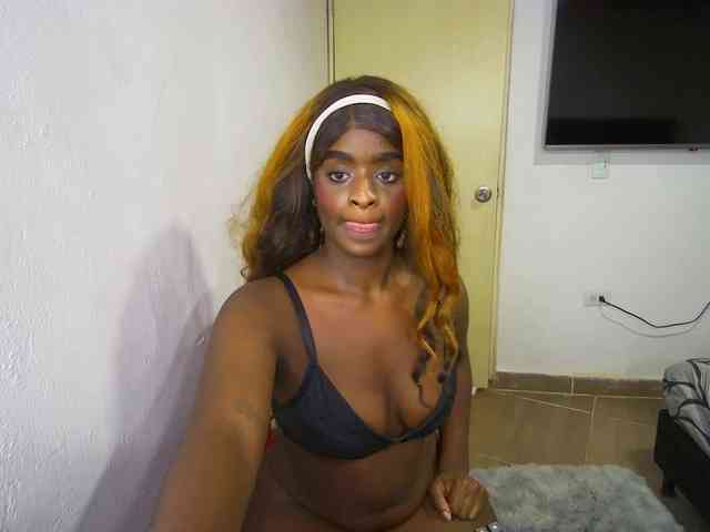Amara__R1 webcam