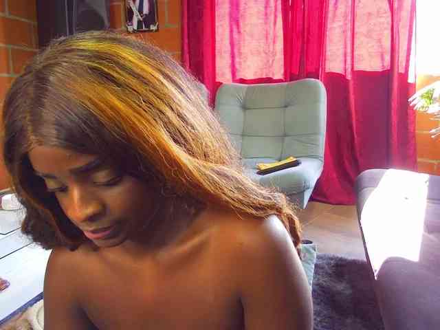 Amara__R1 webcam