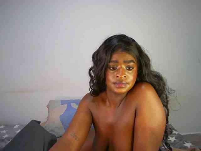 amara__r1's live room