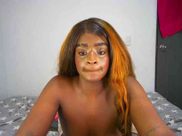 Amara__R1 webcam