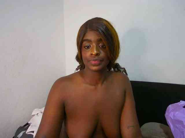 Amara__R1 webcam