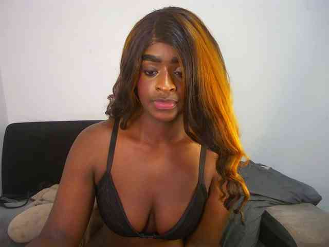 Amara__R1 webcam