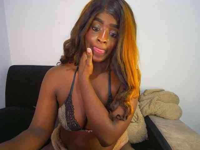 Amara__R1 webcam