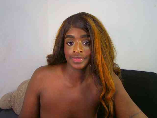 Amara__R1 webcam
