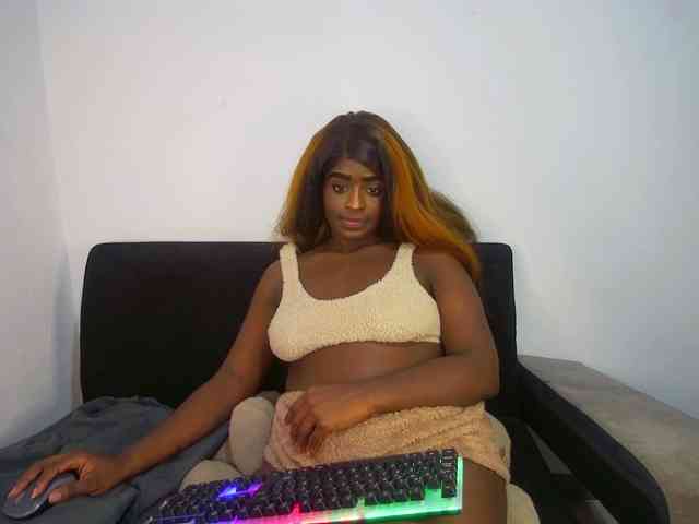 Amara__R1 webcam