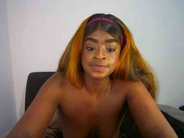 HannahCox19 webcam