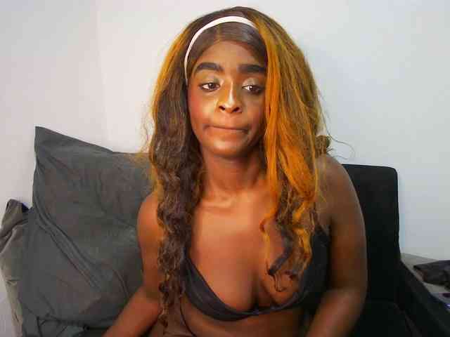 Amara__R1 webcam