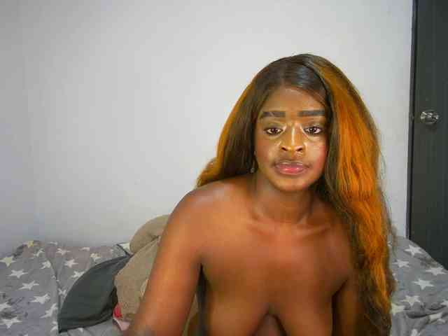 Amara-Rose1 Live Webcam on BongaCams