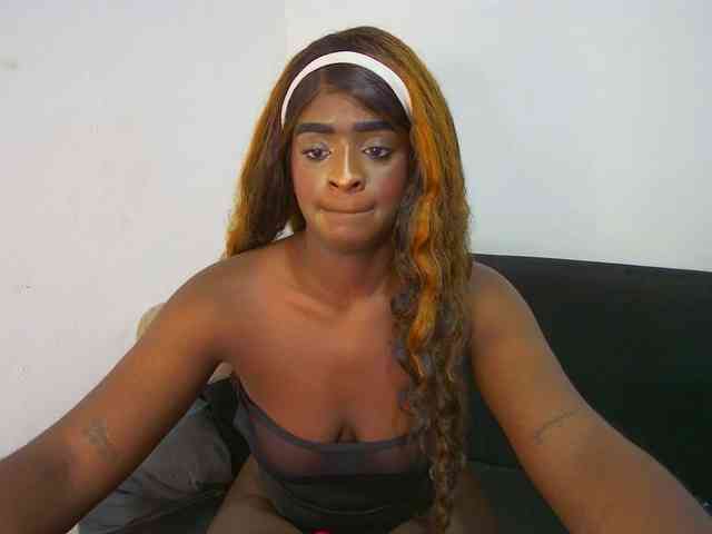 Amara__R1 webcam