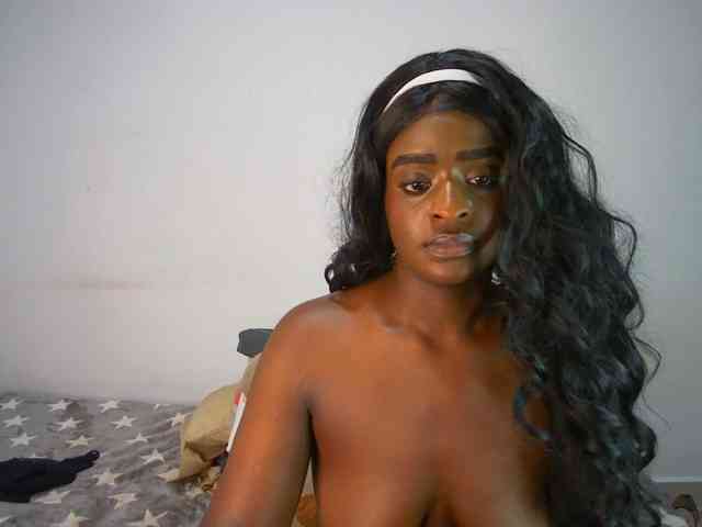 Amara__R1 webcam