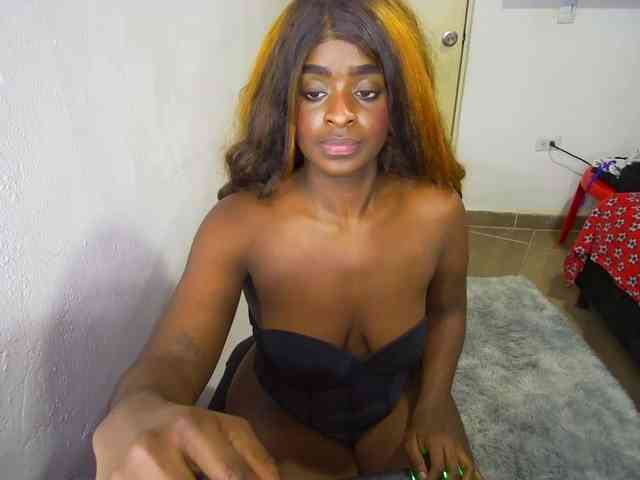 Amara__R1 webcam
