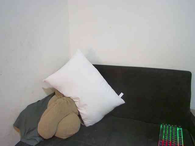 Amara__R1 webcam