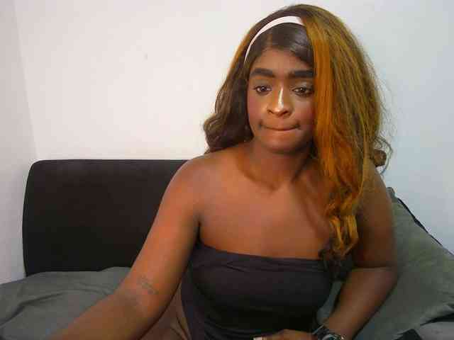 Amara__R1 webcam