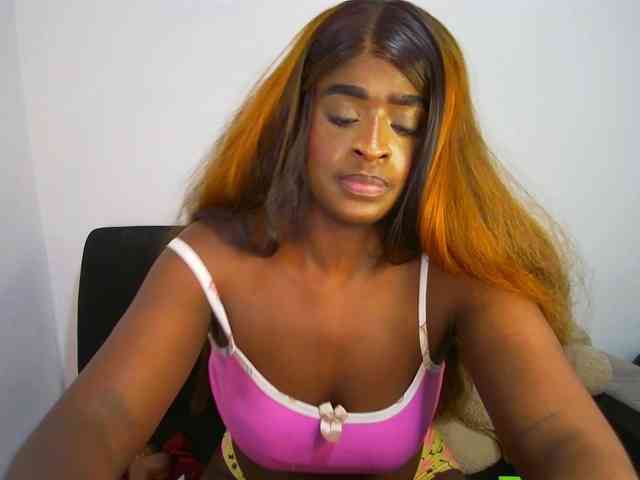 HannahCox19 webcam