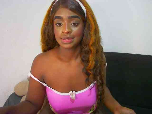 Amara__R1 webcam