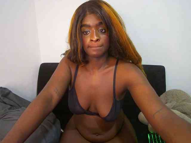 Amara__R1 webcam