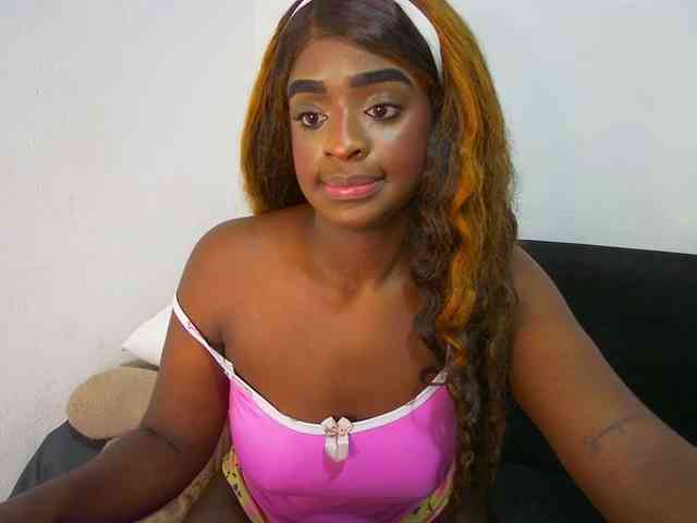 Amara__R1 webcam