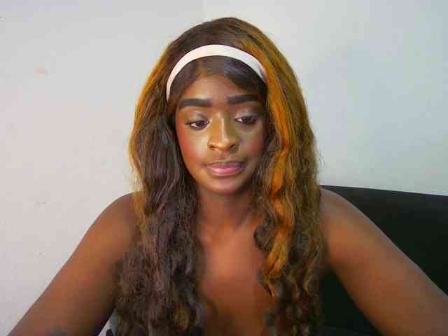 Amara__R1 webcam