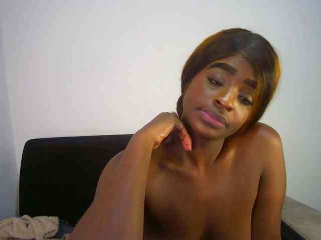 Amara__R1 webcam