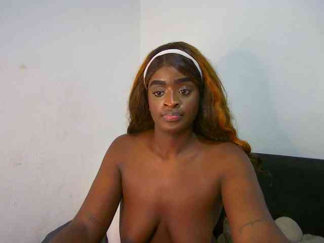 Amara__R1 webcam