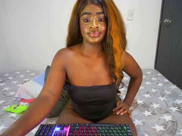 Amara__R1 webcam