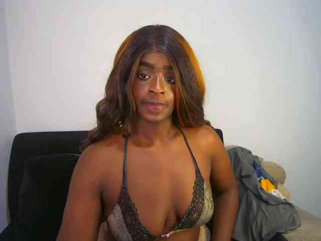 Amara__R1 webcam