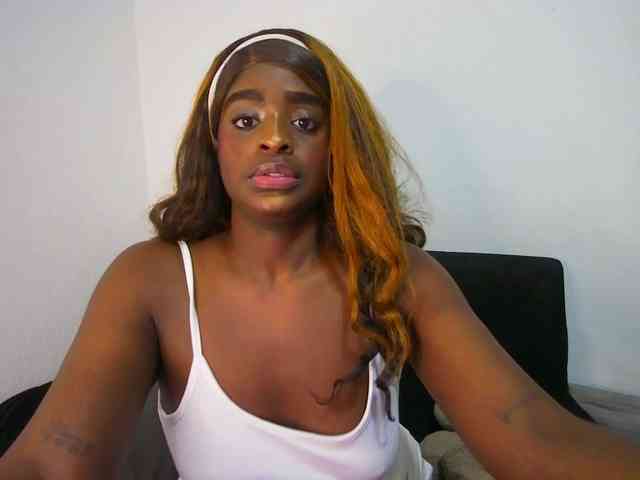 Amara__R1 webcam