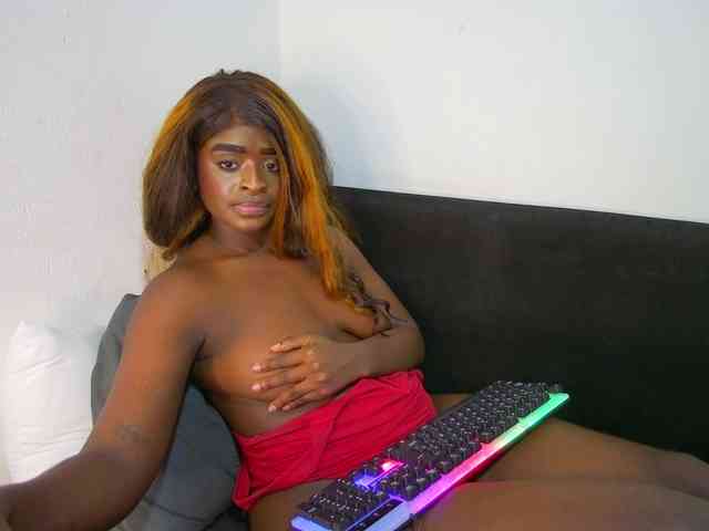 Amara__R1 webcam