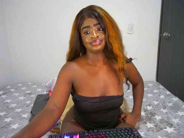 Amara__R1 webcam