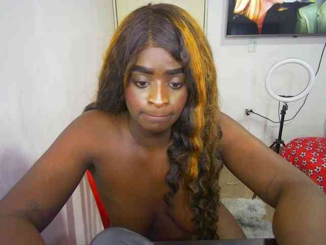 Amara__R1 webcam