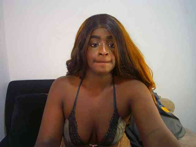 Amara__R1 webcam