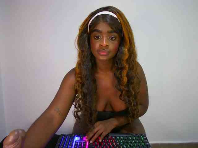 Amara__R1 webcam