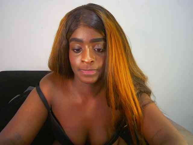 Amara__R1 webcam
