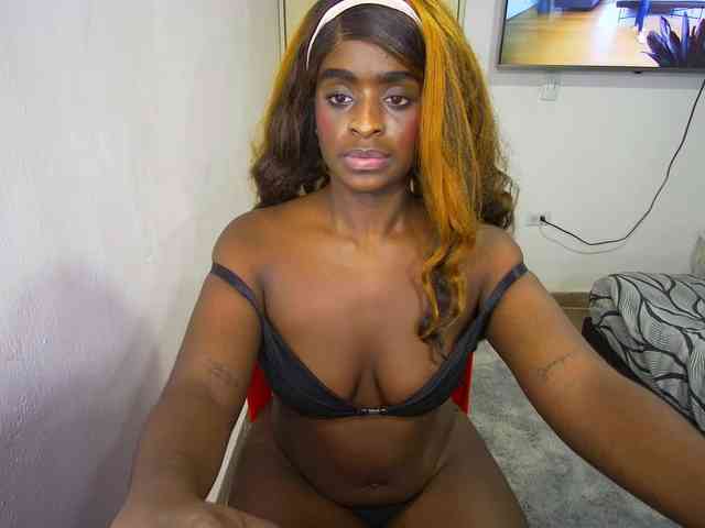 Amara__R1 webcam