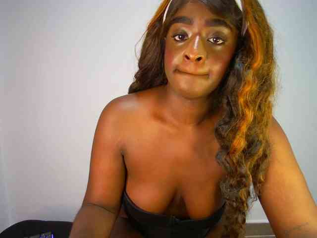 Amara__R1 webcam