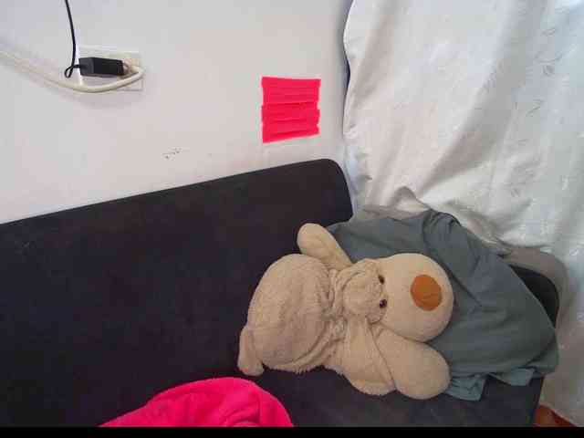 HannahCox19 webcam