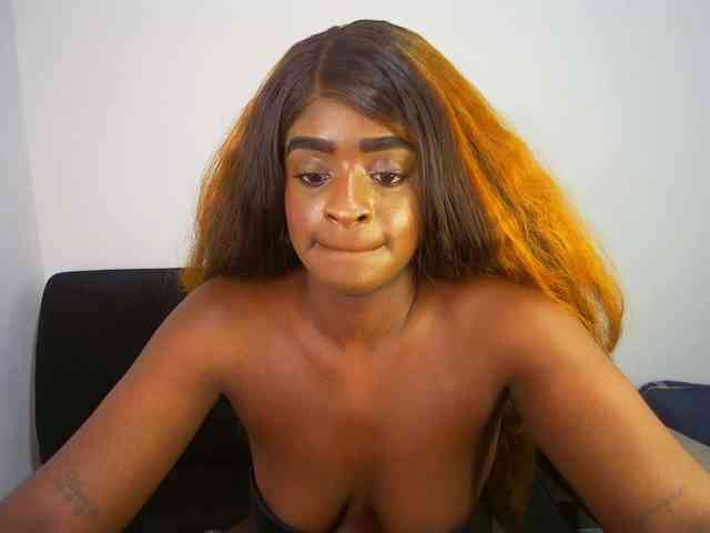 HannahCox19 webcam