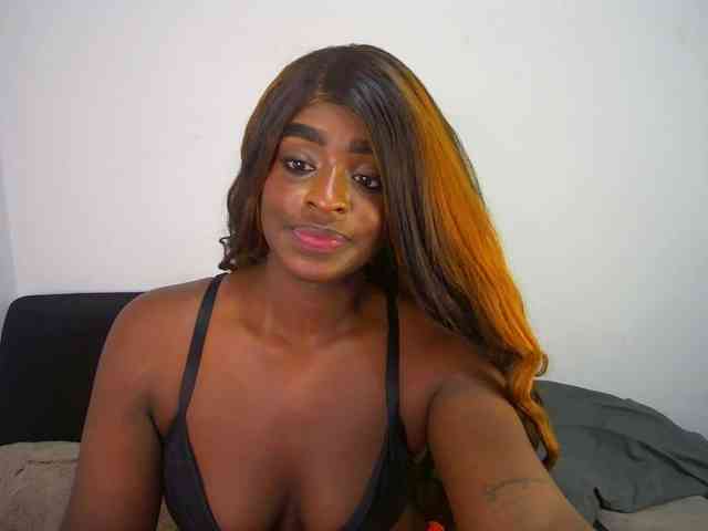 Amara__R1 webcam