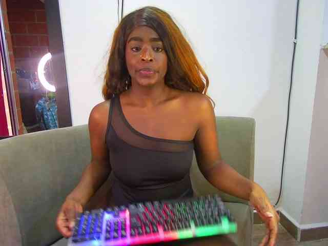 Amara__R1 webcam