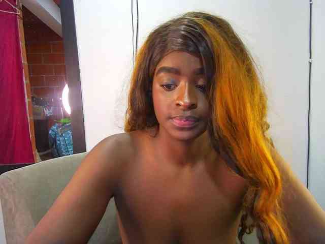 Amara__R1 webcam
