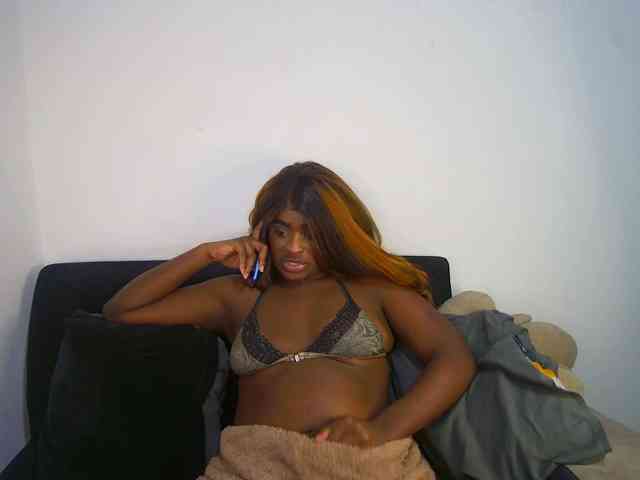 Amara__R1 webcam