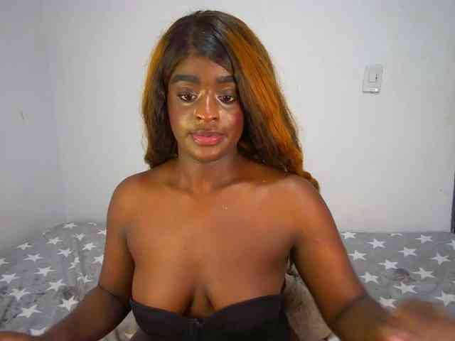 Amara__R1 webcam