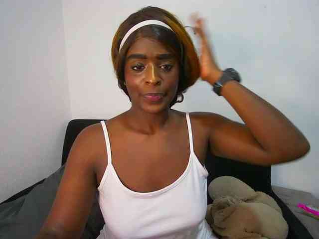 Amara__R1 webcam