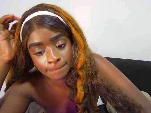 Amara__R1 webcam