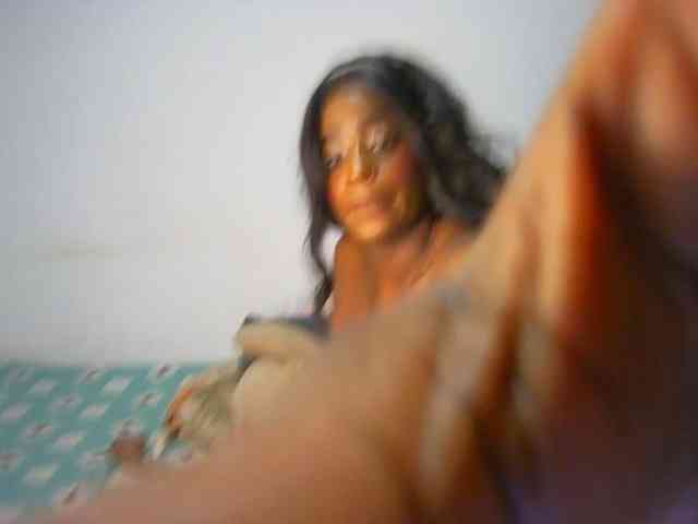 Amara__R1 webcam