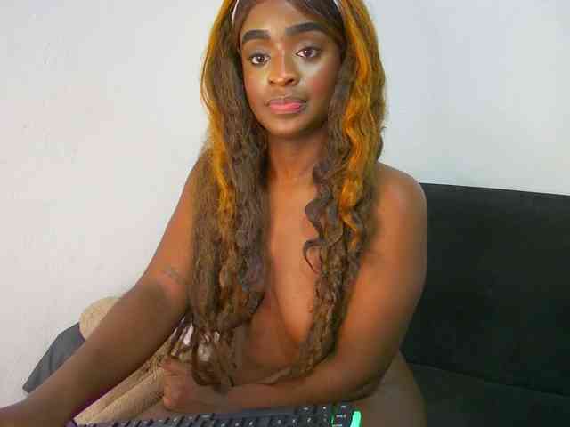 Amara__R1 webcam