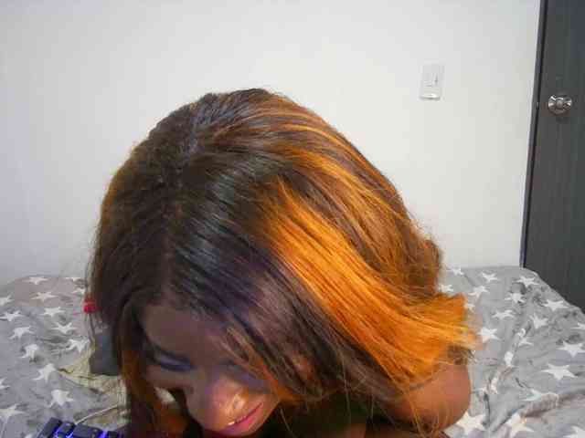Amara__R1 webcam