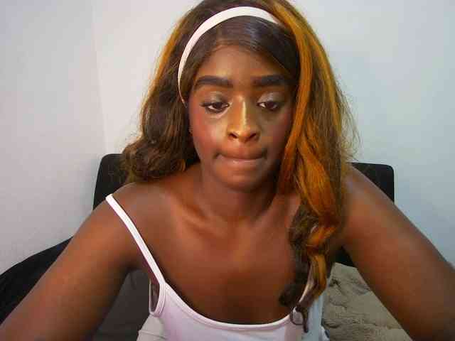Amara__R1 webcam