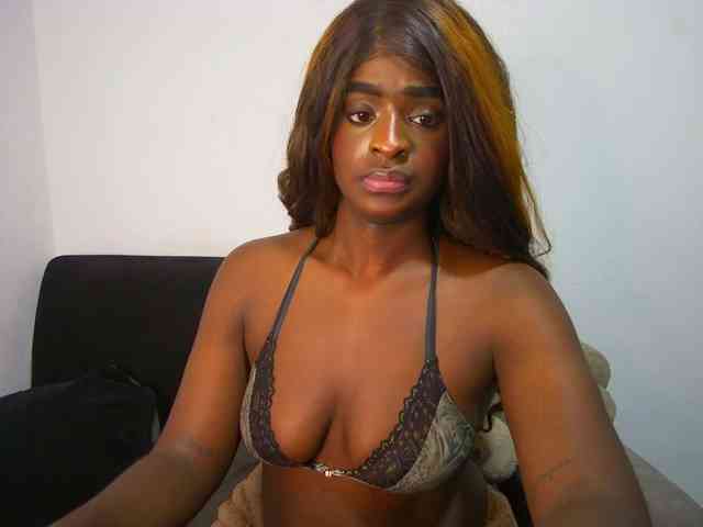 Amara__R1 webcam