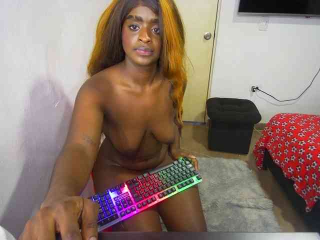 Amara__R1 webcam
